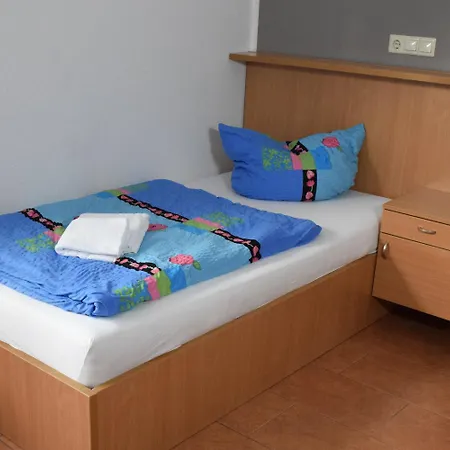 Bueraner Hof ホテル 3*